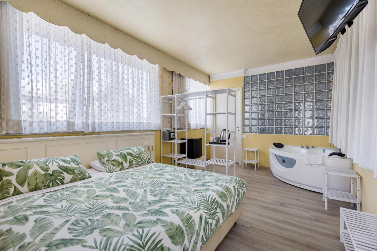 Hotel Villa Lilla Desenzano del Garda Exterior foto